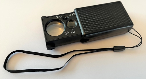 Magnifier with LED lighting