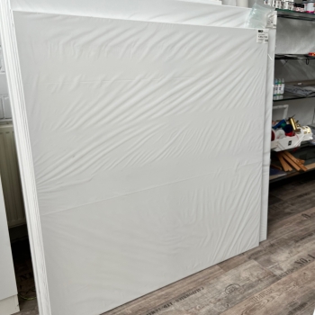 MH+P covered stretcher 130x130x2H cm fabric type H