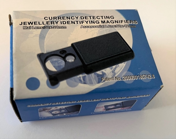 Magnifier with LED lighting